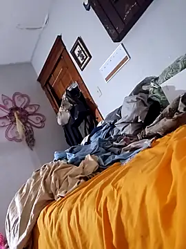 sweetkitty111 online show from January 12, 2:45 am