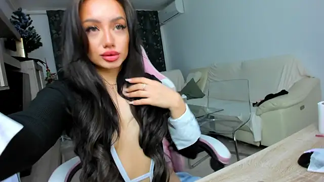 KaylaLaine online show from February 8, 7:04 am