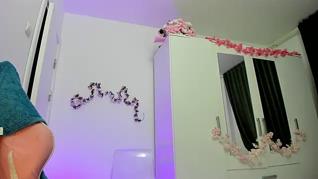 KaylaLaine online show from September 11, 6:13 am