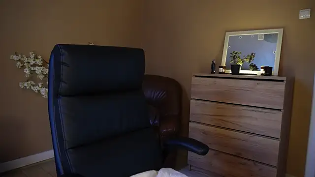 KaylaLaine online show from November 22, 7:18 am