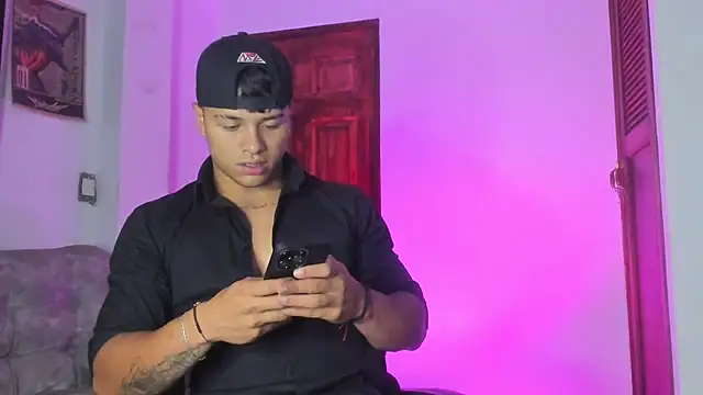 Dominic Biker   online show from April 18, 6:28 am