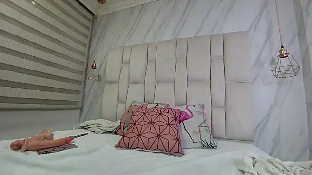 Snapshot of Hannagarces chatting on February 3, 11:42 am Hannagarces online show from February 3, 11:42 am