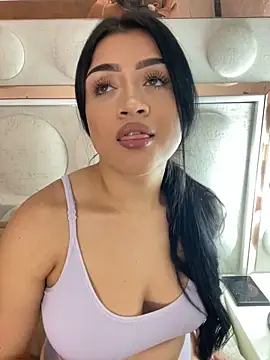 lucianaroy online show from February 28, 9:44 pm