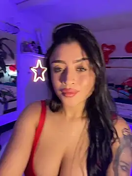 Snapshot of lucianaroy chatting on February 15, 7:10 pm lucianaroy online show from February 15, 7:10 pm