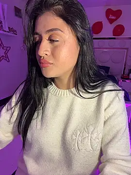 Snapshot of lucianaroy chatting on February 17, 4:31 am lucianaroy online show from February 17, 4:31 am