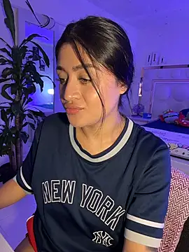 Snapshot of lucianaroy chatting on March 2, 9:32 pm lucianaroy online show from March 2, 9:32 pm