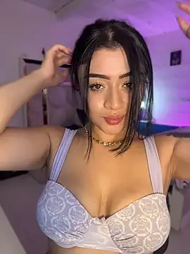 lucianaroy online show from July 22, 3:09 am