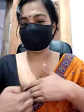 Snapshot of Ritusri_Dotta chatting on December 18, 2:53 am Ritusri Dotta online show from December 18, 2:53 am