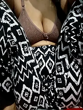 Snapshot of jenny4you chatting on March 21, 5:11 am jenny4you online show from March 21, 5:11 am