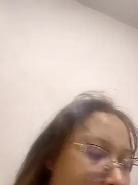 lucyy06 online show from July 12, 5:42 am