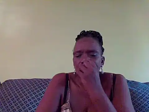 Snapshot of Shaz_brown chatting on January 2, 9:43 am Shaz brown online show from January 2, 9:43 am