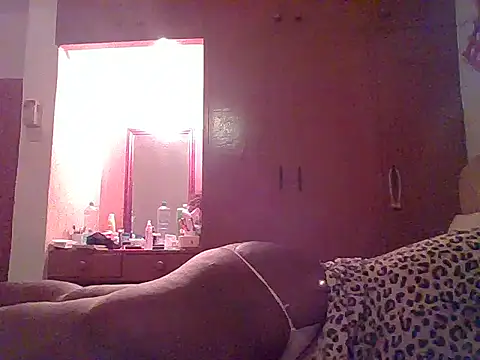 Snapshot of Shaz_brown chatting on February 17, 1:46 am Shaz brown online show from February 17, 1:46 am