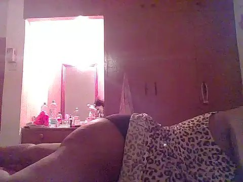 Snapshot of Shaz_brown chatting on March 1, 11:07 pm Shaz brown online show from March 1, 11:07 pm