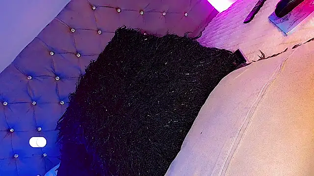 Ashlycuute online show from December 20, 12:41 am