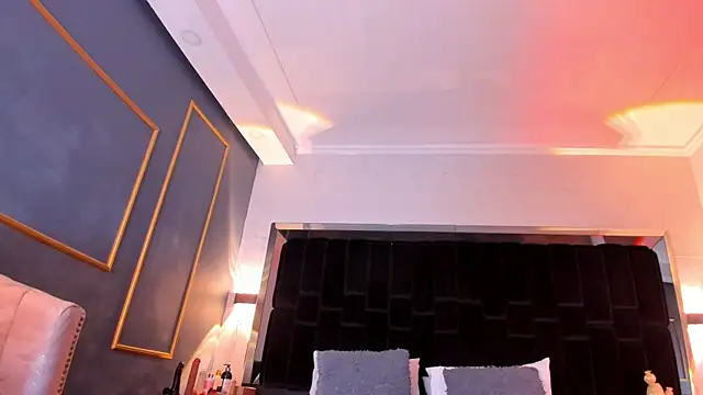 NikkySmiith online show from February 18, 1:44 pm