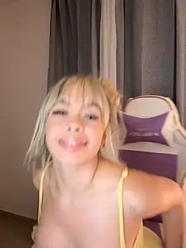 Snapshot of Alison_Diaz17 chatting on September 13, 11:59 pm Alison Diaz17 online show from September 13, 11:59 pm