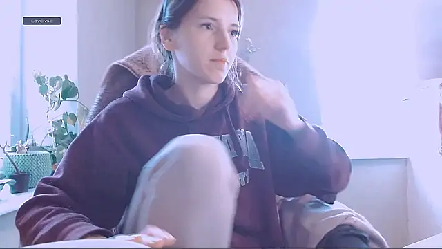 RosaJil online show from April 7, 2:06 pm