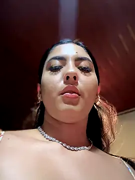 MarianaBenz online show from October 20, 12:00 am