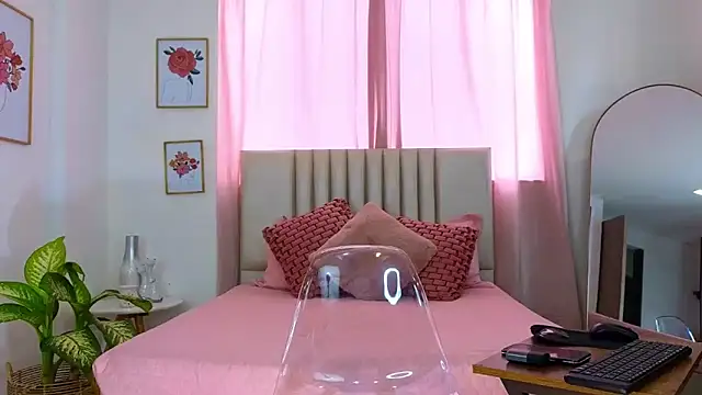 KristennBlue online show from February 3, 5:24 pm