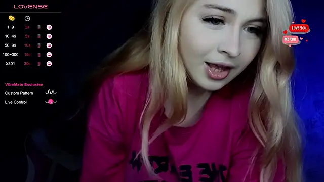 Snapshot of shy_blondiee chatting on October 4, 6:17 pm shy blondiee online show from October 4, 6:17 pm