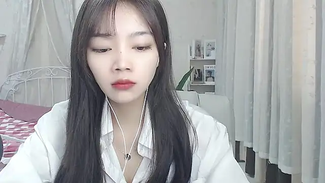 Snapshot of Jenny-Z chatting on January 18, 2:04 am Jenny-Z online show from January 18, 2:04 am