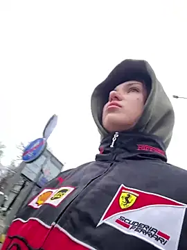 QuitieLia online show from January 19, 8:29 am