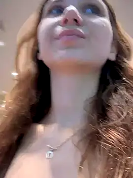 QuitieLia online show from September 10, 9:42 am