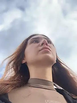 QuitieLia online show from September 19, 8:05 am