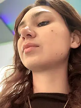 QuitieLia online show from October 7, 8:22 am