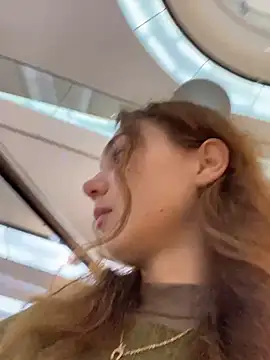 QuitieLia online show from October 30, 8:27 am