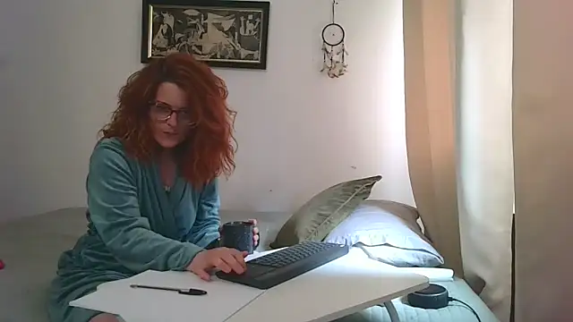 Snapshot of valentinaxcam chatting on May 6, 9:14 am valentinaxcam online show from May 6, 9:14 am