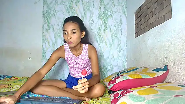 Snapshot of luciana_daza chatting on September 25, 9:29 pm luciana daza online show from September 25, 9:29 pm