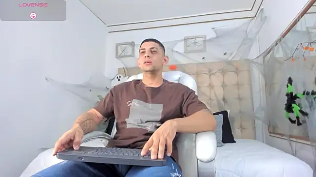 Alex cute77 online show from October 15, 10:48 am