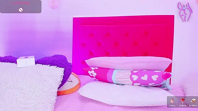 Sofia Girl  online show from December 30, 8:21 am