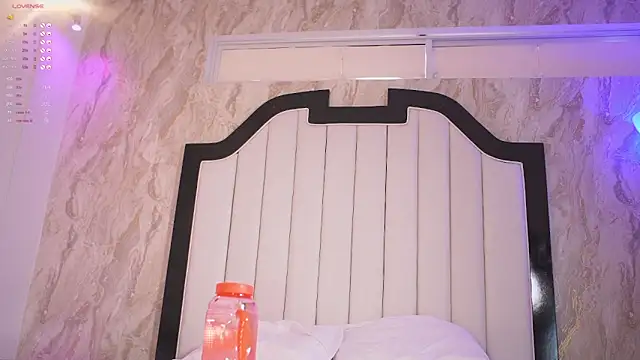 mia colin1  online show from November 14, 8:18 pm