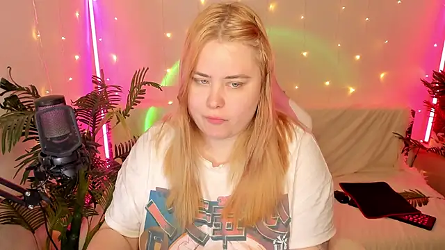 Akemi BBW online show from January 20, 8:09 am