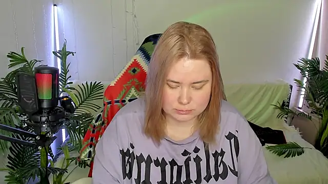 Akemi BBW online show from February 10, 10:40 pm