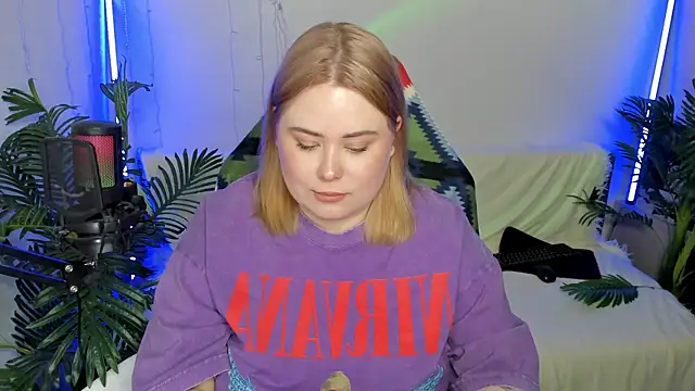 Akemi BBW online show from February 11, 9:35 pm