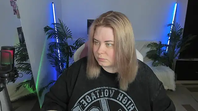 Akemi BBW online show from February 28, 7:35 pm