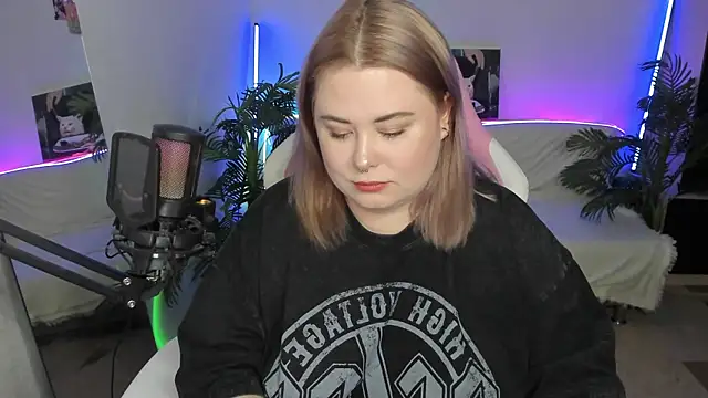 Akemi BBW online show from March 7, 9:17 pm