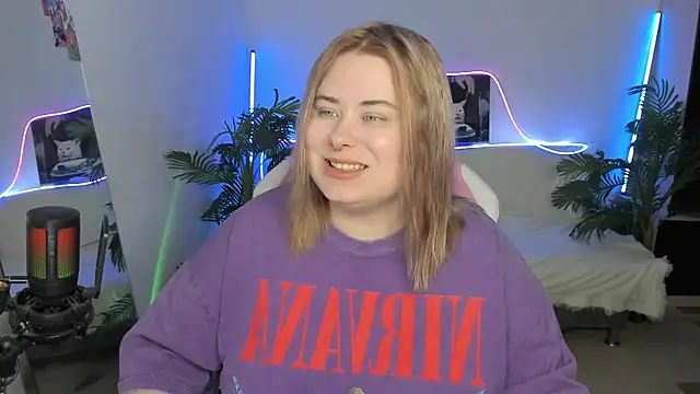 Akemi BBW online show from March 8, 7:20 pm