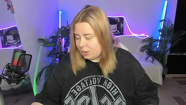 Akemi BBW online show from March 16, 7:49 pm