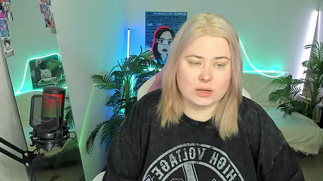 Akemi BBW online show from March 19, 8:23 am