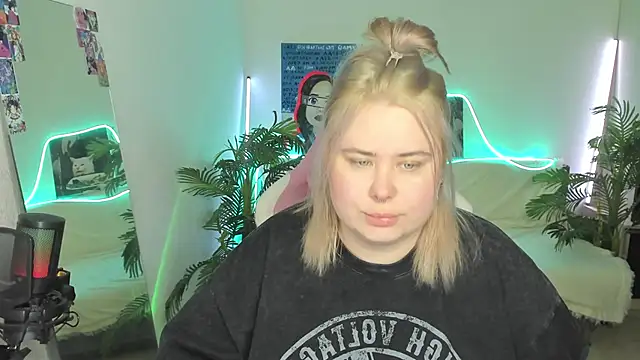 Akemi BBW online show from March 19, 6:44 pm