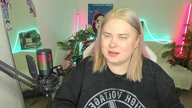 Akemi BBW online show from March 19, 9:48 pm