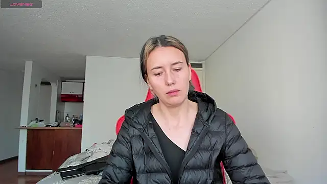 Snapshot of zoe_jeane_beker chatting on March 11, 10:27 pm zoe jeane beker online show from March 11, 10:27 pm