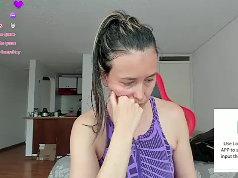 Snapshot of zoe_jeane_beker chatting on May 20, 9:10 pm zoe jeane beker online show from May 20, 9:10 pm