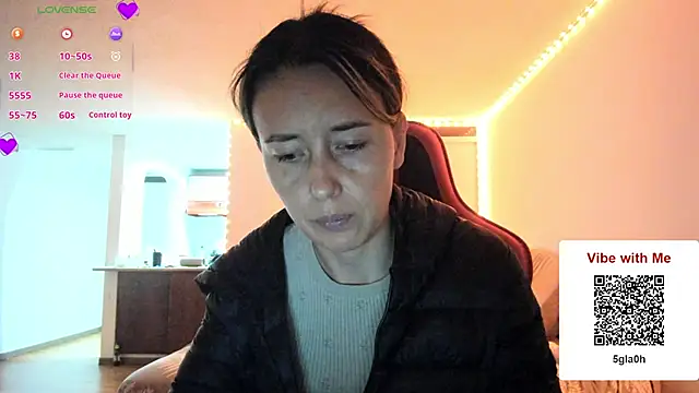 Snapshot of zoe_jeane_beker chatting on June 15, 2:47 am zoe jeane beker online show from June 15, 2:47 am