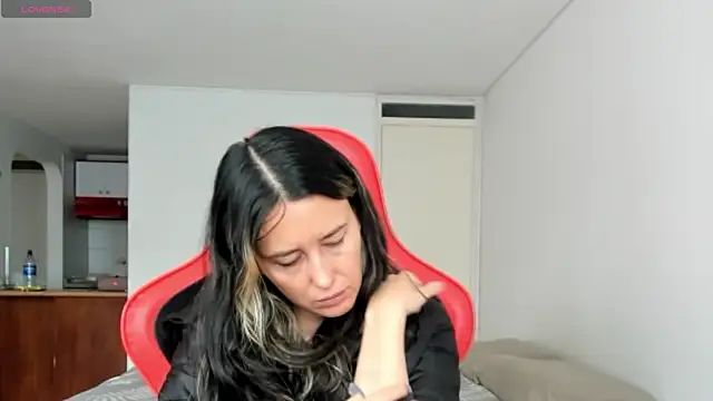 Snapshot of zoe_jeane_beker chatting on August 3, 6:44 pm zoe jeane beker online show from August 3, 6:44 pm