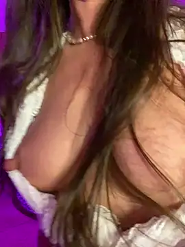 Snapshot of karrola chatting on January 14, 10:23 pm karrola online show from January 14, 10:23 pm